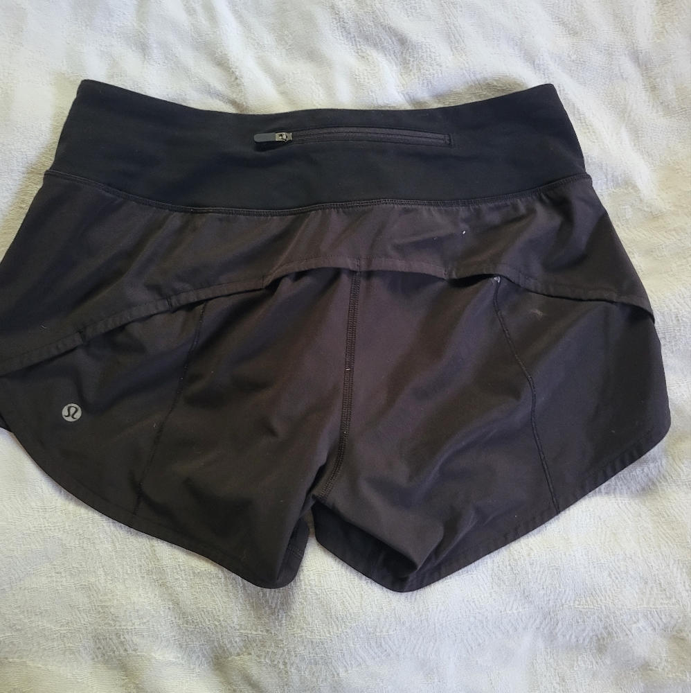 Size 6 Black Speed Up Short Midrise 4" Inseam